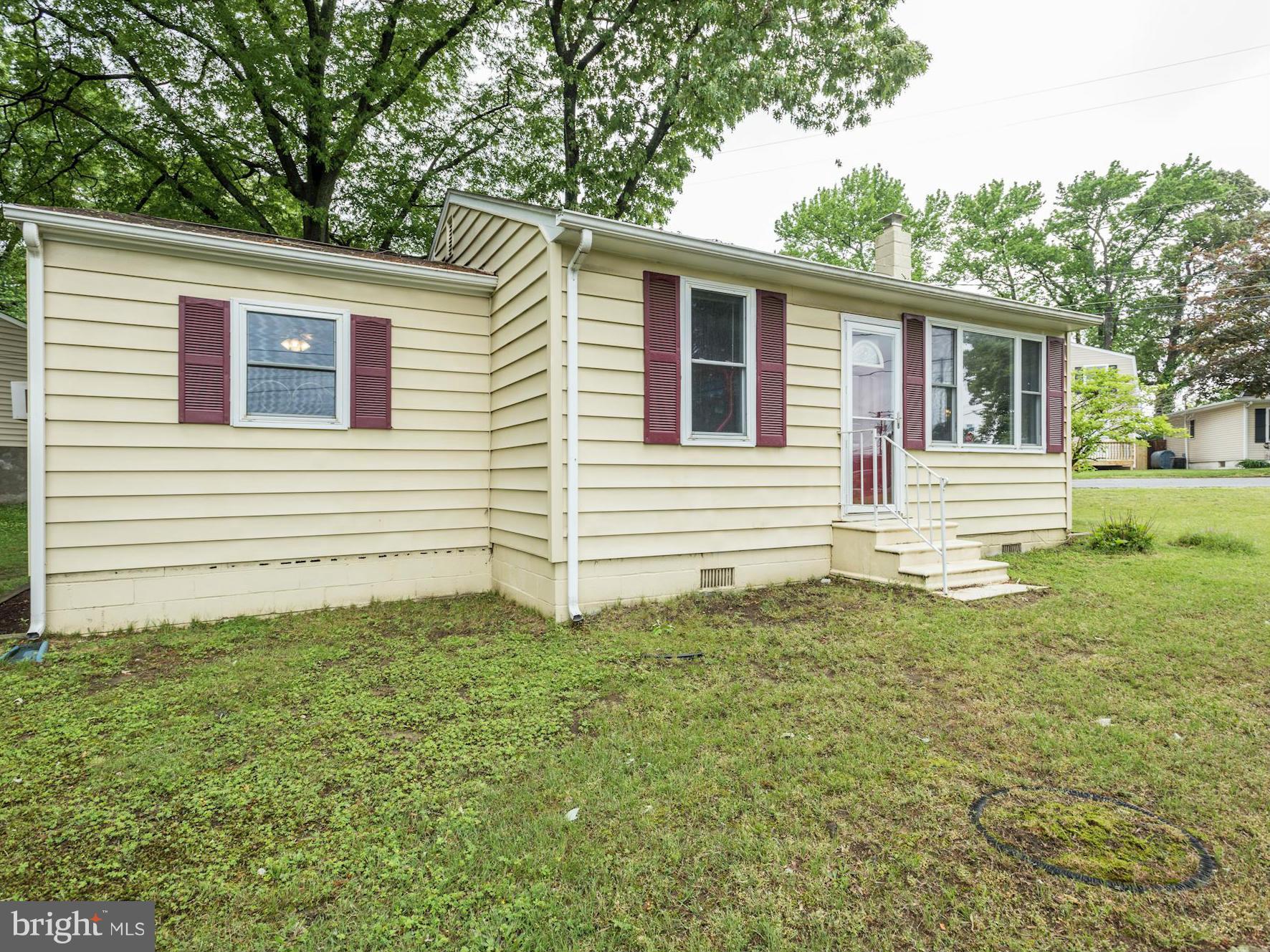 1609 Marlboro Road Edgewater, MD 21037 - Photo 5 of 29 Exterior (Front)