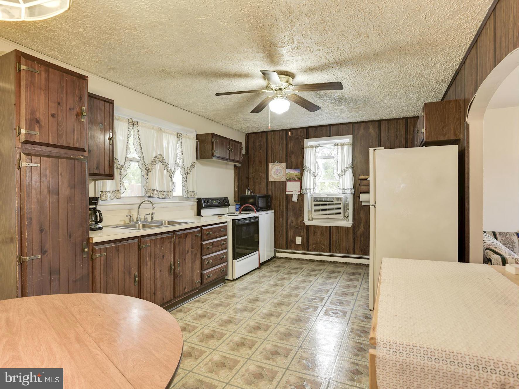 1609 Marlboro Road Edgewater, MD 21037 - Photo 9 of 29 Kitchen