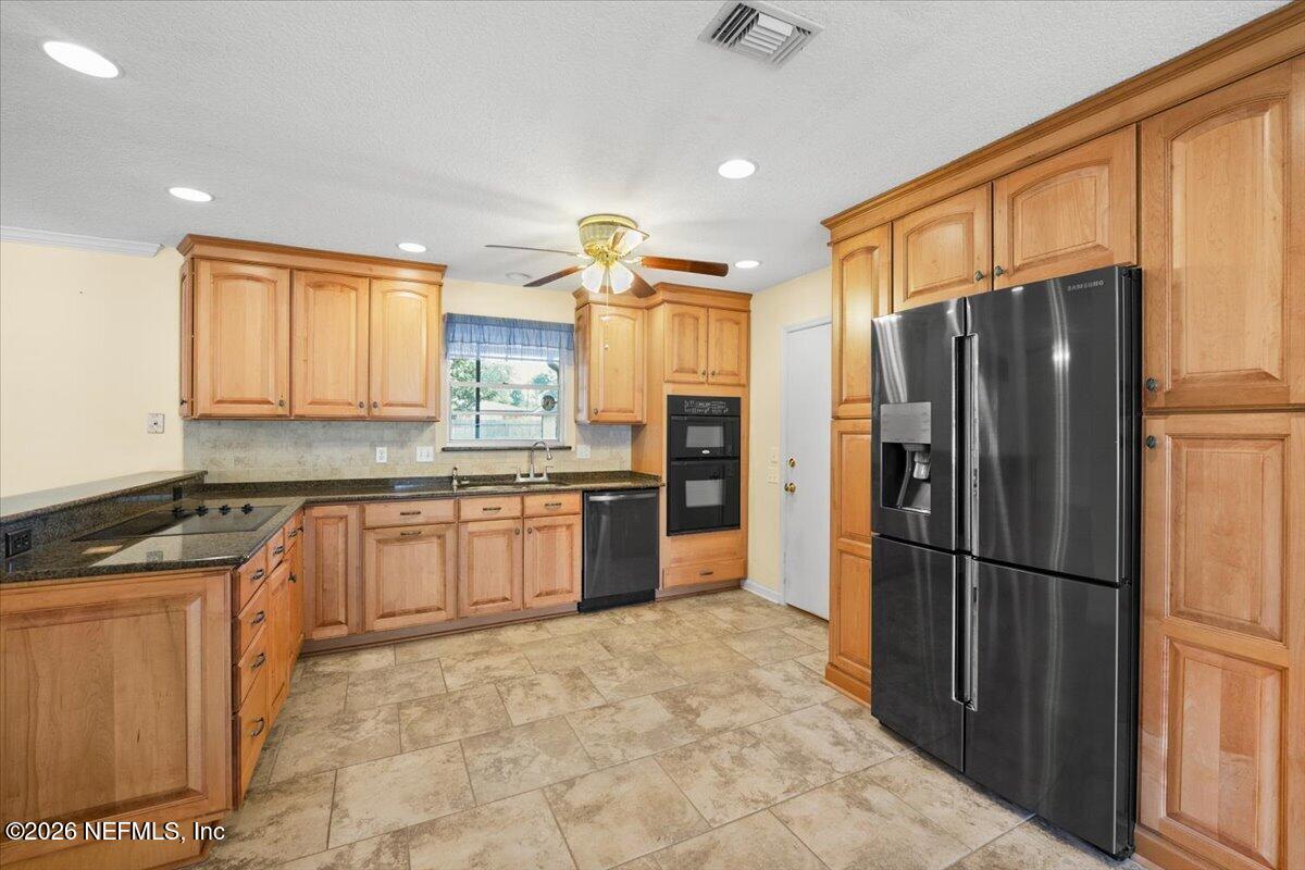 8817 Brierwood Road Jacksonville, FL 32257 - Photo 3 of 40 12-7RV08512