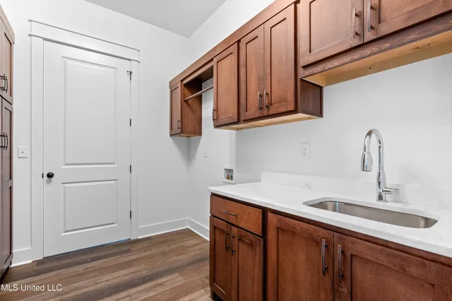 $620,000 | 786 Hazelwood Drive, Lake Cormorant, MS 38641