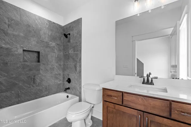 $620,000 | 786 Hazelwood Drive, Lake Cormorant, MS 38641