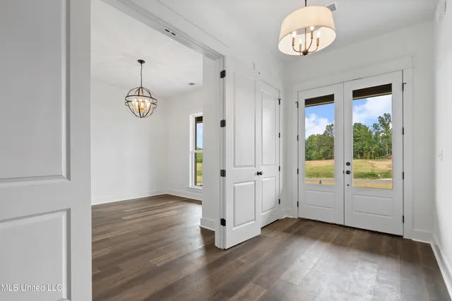 $620,000 | 786 Hazelwood Drive, Lake Cormorant, MS 38641