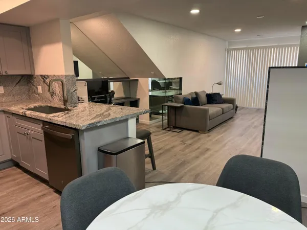 $1,250 | 1820 East Morten Avenue, Unit 106, Phoenix, AZ 85020