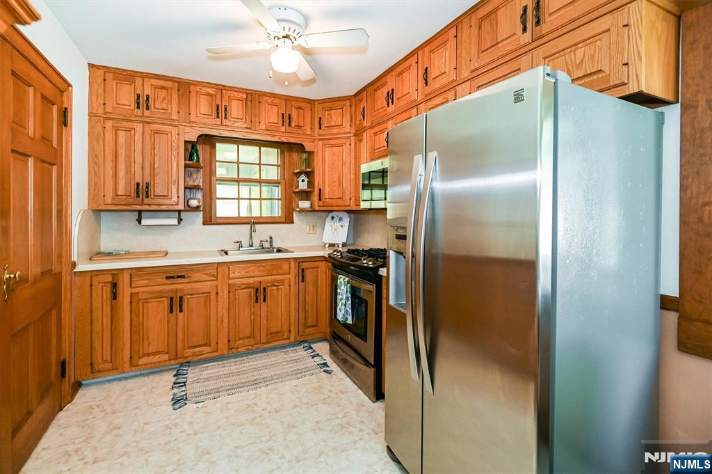111 Jackson Avenue Wayne, NJ 07470 - Photo 8 of 27