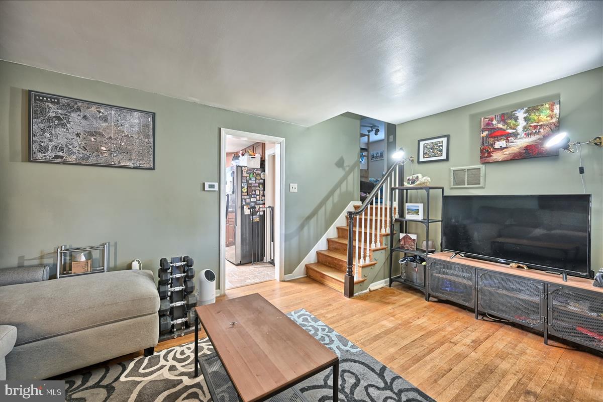 712 Village Road York, PA 17404 - Photo 4 of 19 Gallery Image 4