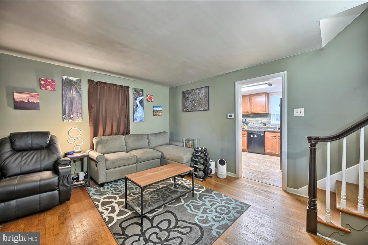 712 Village Road York, PA 17404 - Photo 5 of 19 Gallery Image 5