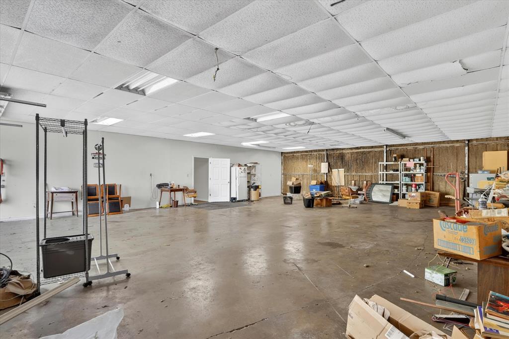 1092 West Highway 199 Springtown, TX 76082 - Photo 23 of 29 Spacious garage space