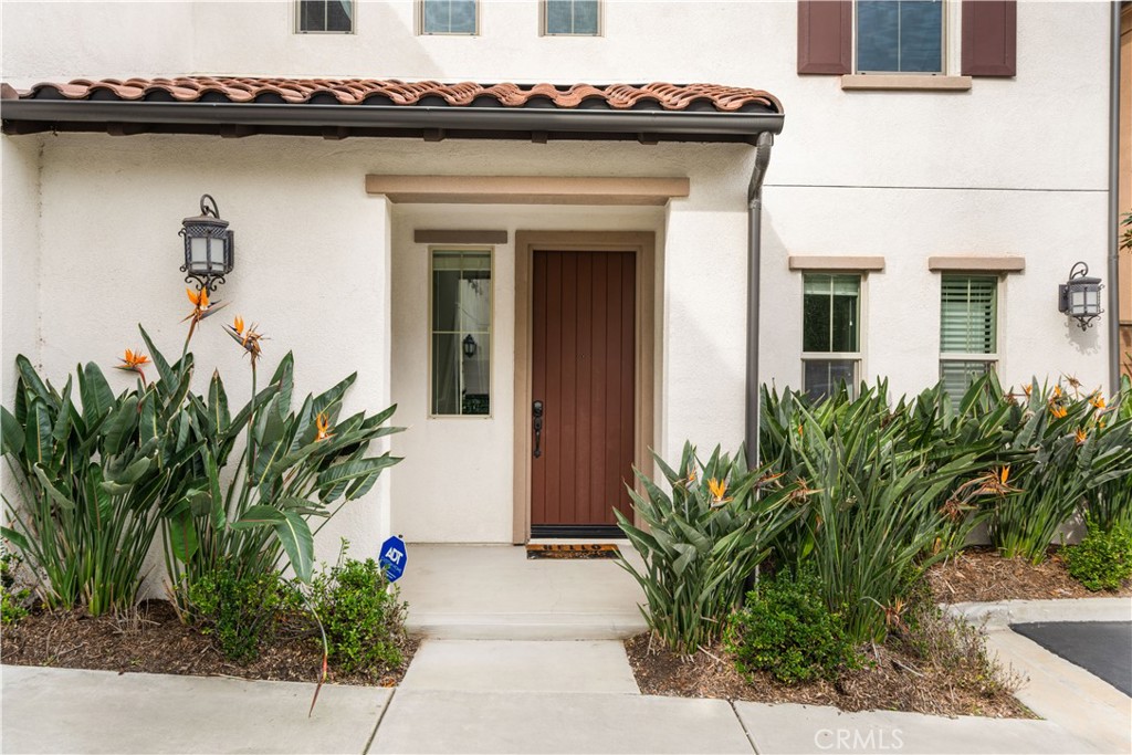 102 Yellow Pine Irvine, CA 92618 - Photo 4 of 46