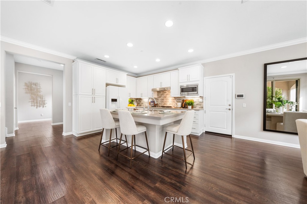 102 Yellow Pine Irvine, CA 92618 - Photo 10 of 46