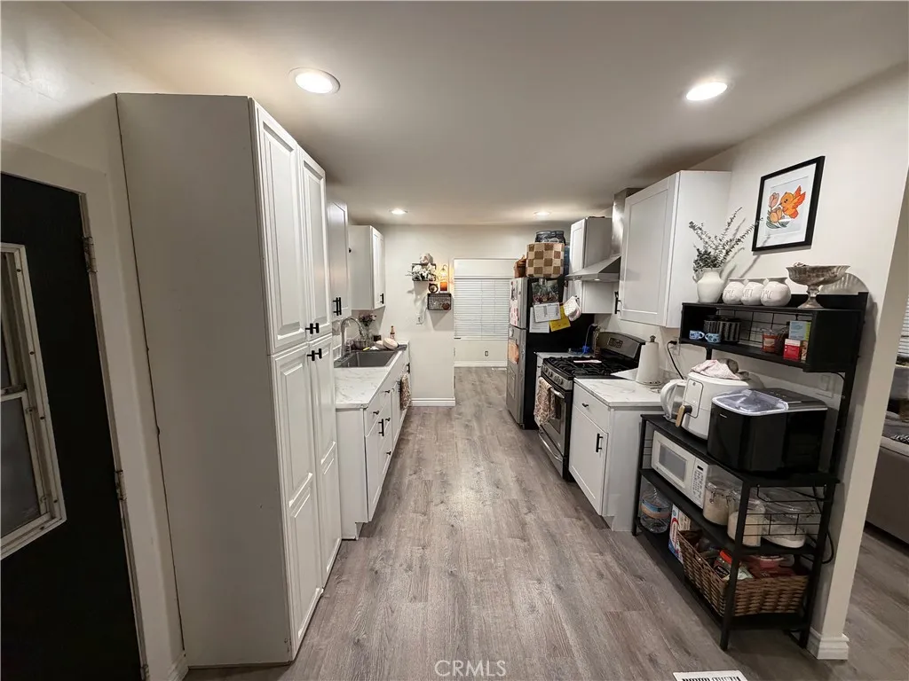 1155 South Riverside Avenue South, Unit 10 Rialto, CA 92376 - Photo 23 of 36
