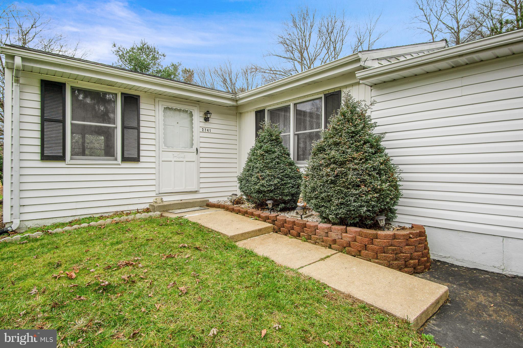 2741 Old County Road Newark, DE 19702 - Photo 2 of 25 Front entryway