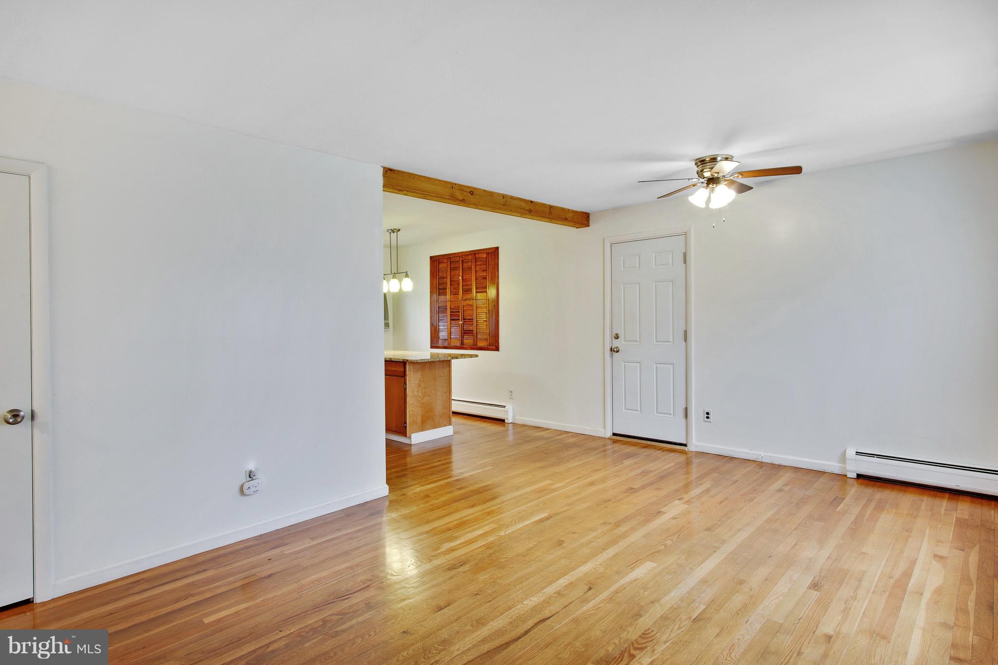 2741 Old County Road Newark, DE 19702 - Photo 12 of 25 Family Room