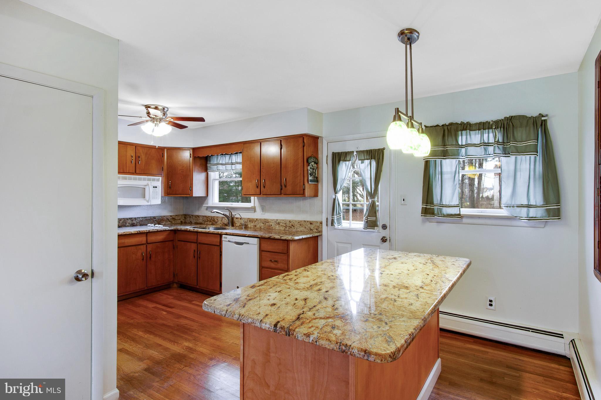 2741 Old County Road Newark, DE 19702 - Photo 7 of 25 Kitchen Island
