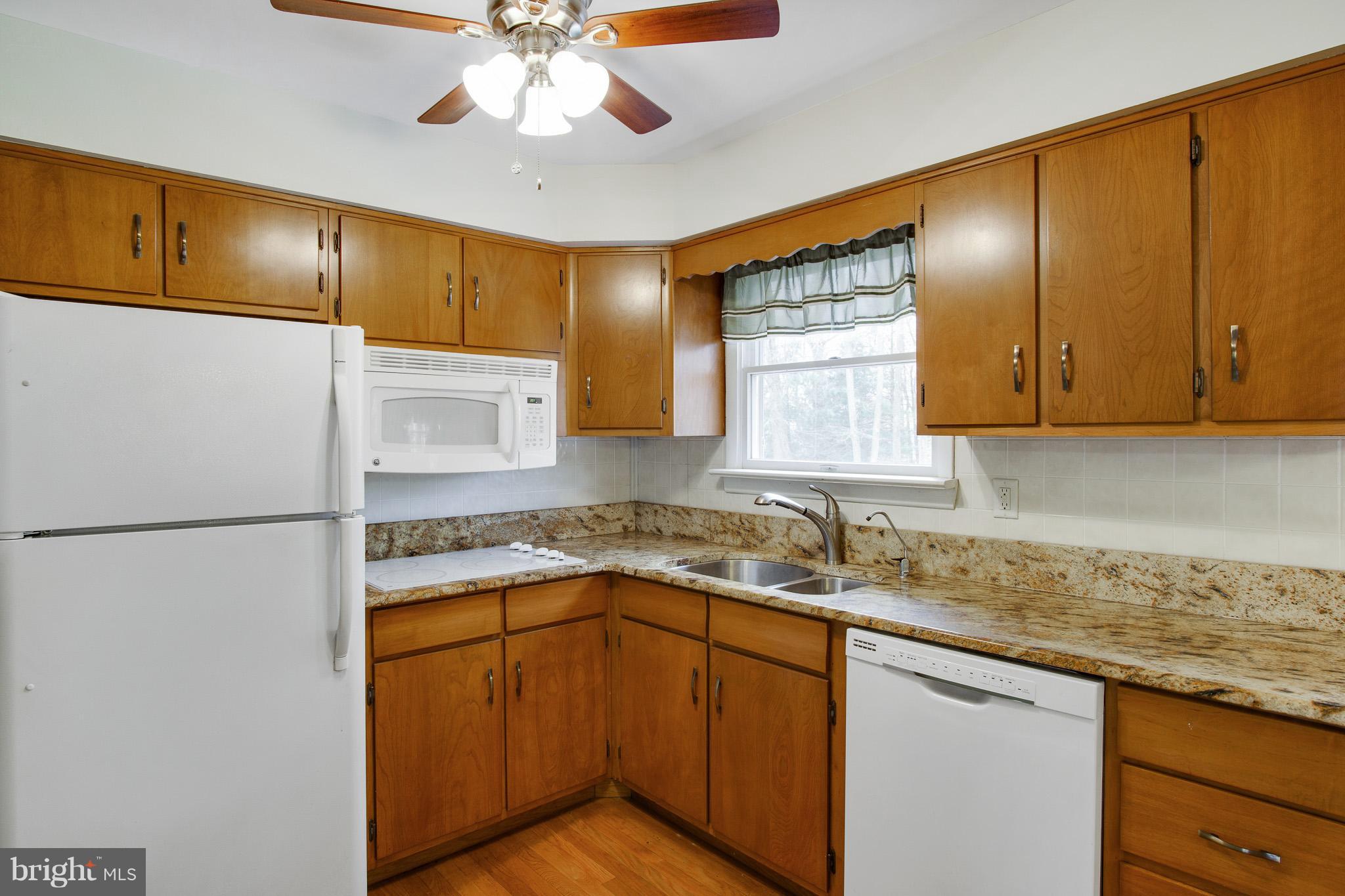 2741 Old County Road Newark, DE 19702 - Photo 9 of 25 Updated kitchen