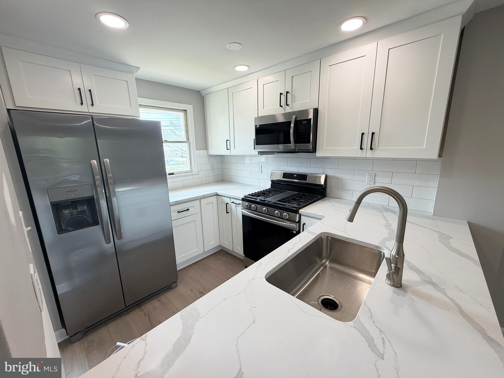 359 Whites Road, Unit B Lansdale, PA 19446 - Photo 2 of 19