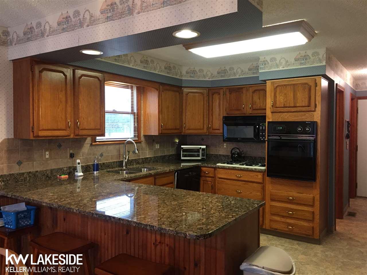 8118 Potter Road Flushing, MI 48433 - Photo 6 of 45 31372984-5.JPG