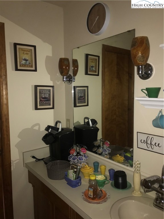 298 Windridge Road Newland, NC 28657 - Photo 8 of 23 Gallery Image 8