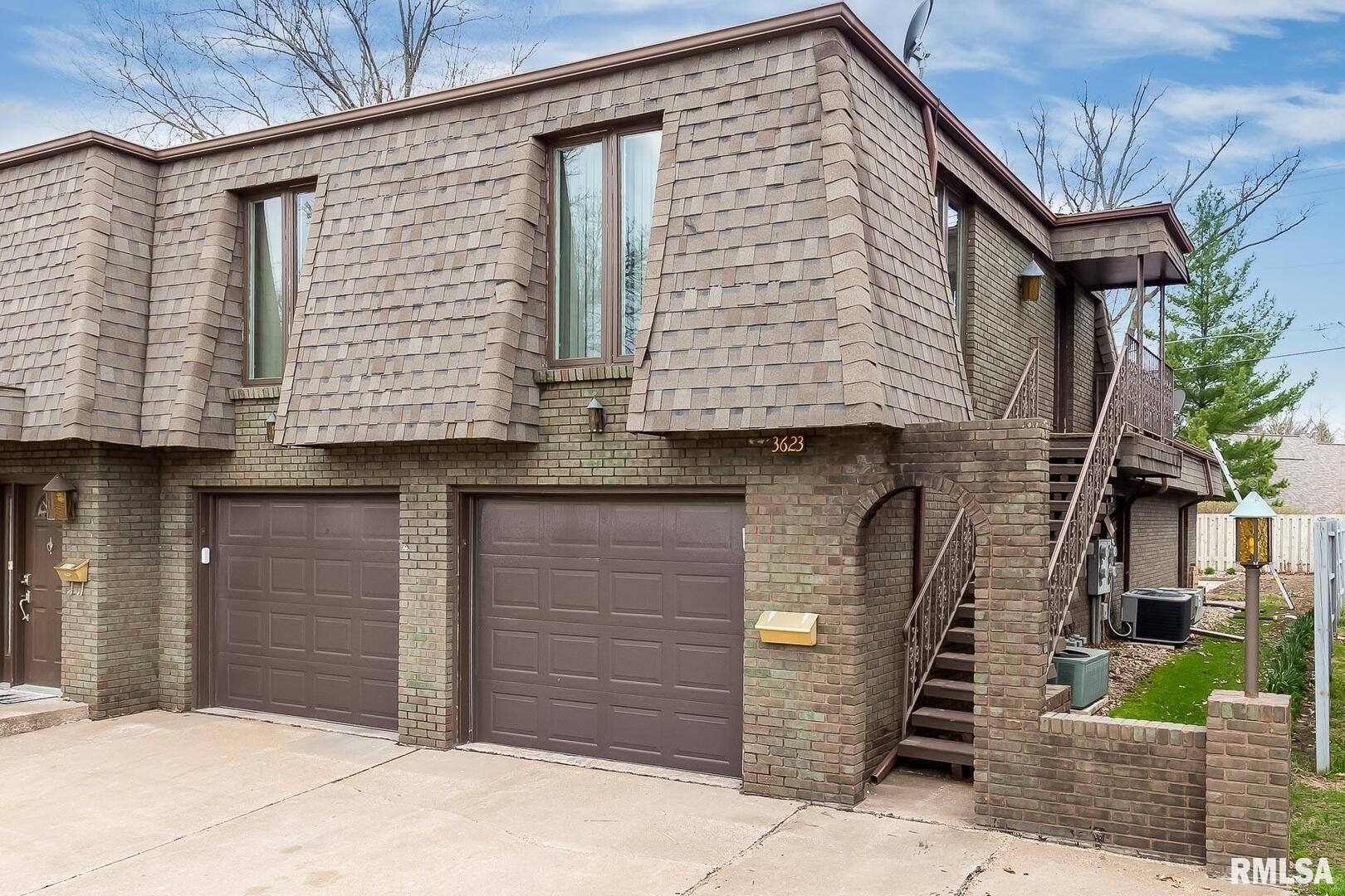 3623 34th Street Moline, IL 61265 - Photo 2 of 17 a front view of a house