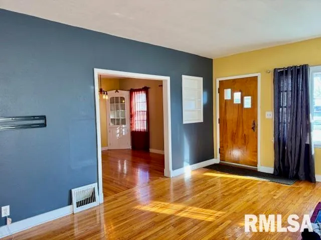 $73,000 | 2918 Pershing Boulevard, Clinton, IA 52732