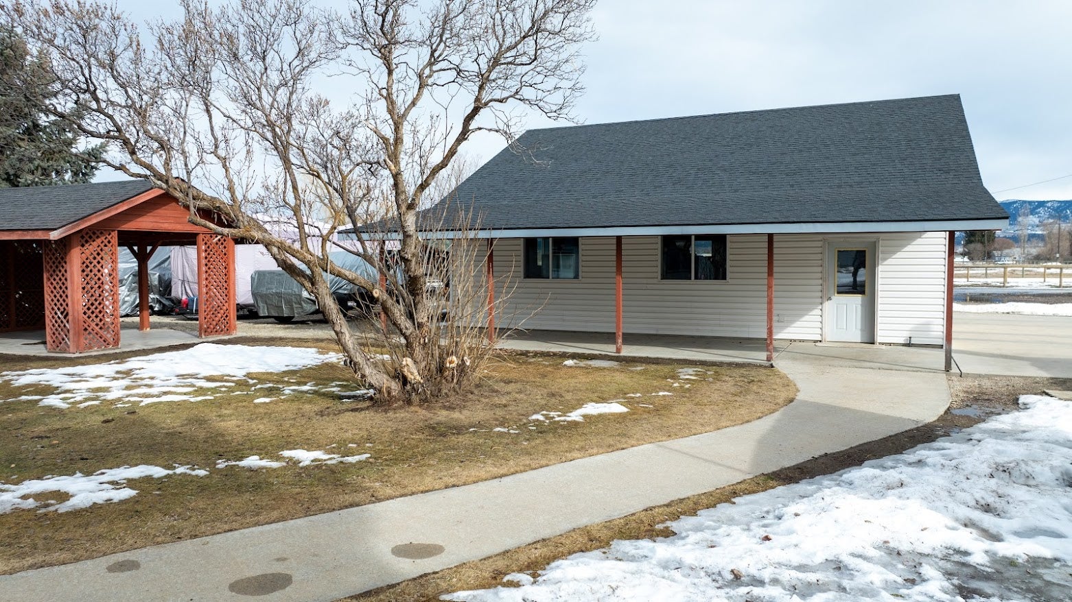 384 Old Corvallis Road Hamilton, MT 59840 - Photo 1 of 1 Shop entrance