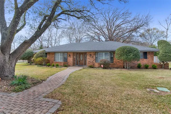 $429,000 | 713 Briarwood Drive, Denison, TX 75020