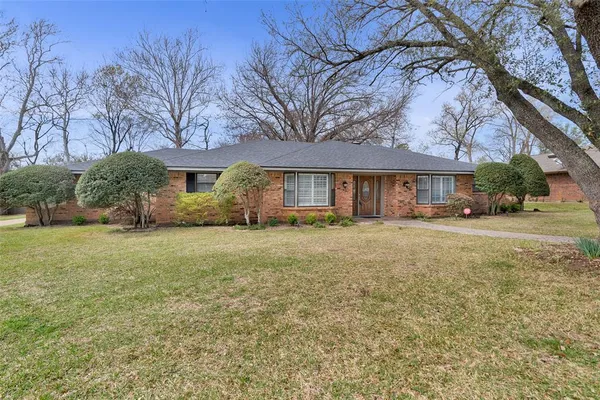 $429,000 | 713 Briarwood Drive, Denison, TX 75020