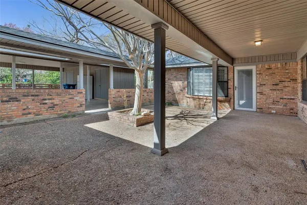 $429,000 | 713 Briarwood Drive, Denison, TX 75020