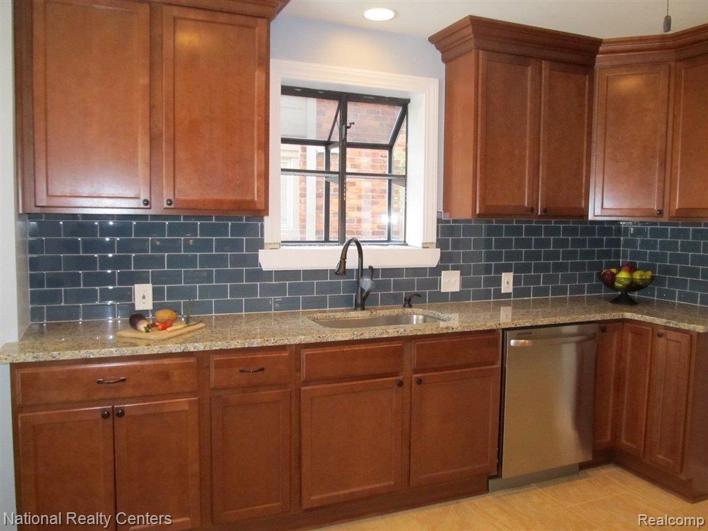 322 McMillan Road Grosse Pointe, MI 48236 - Photo 11 of 25 Kitchen