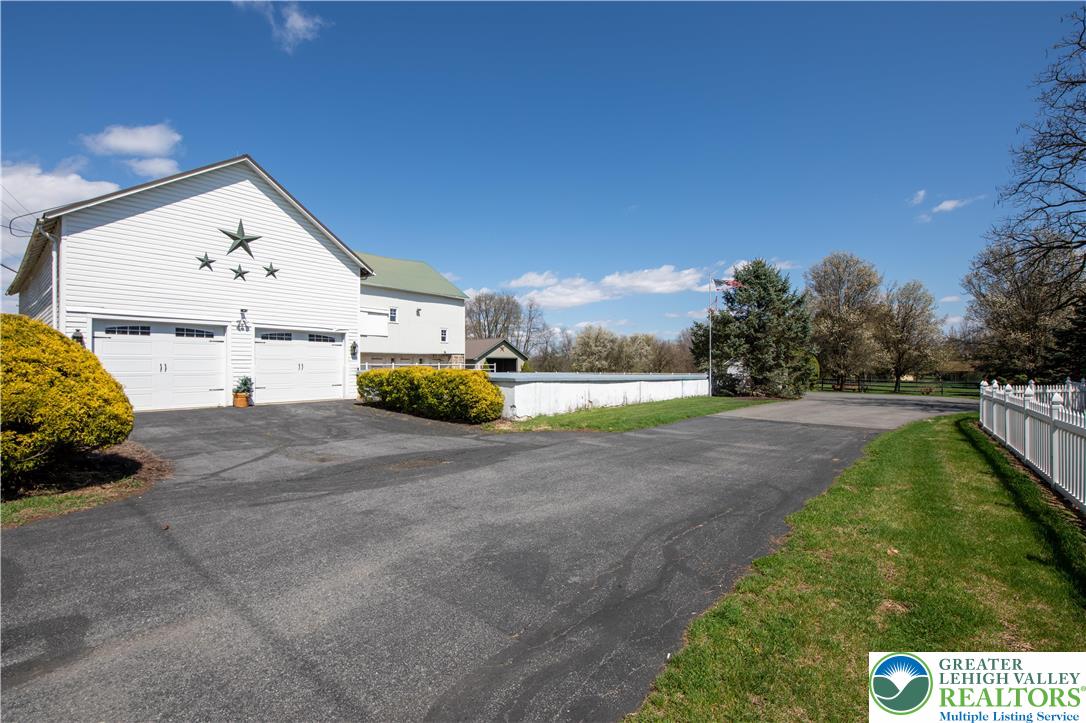 4006 Hecktown Road Bethlehem, PA 18020 - Photo 42 of 100