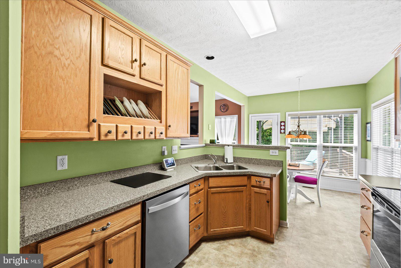 302 Forest Avenue Colonial Beach, VA 22443 - Photo 15 of 56 Kitchen