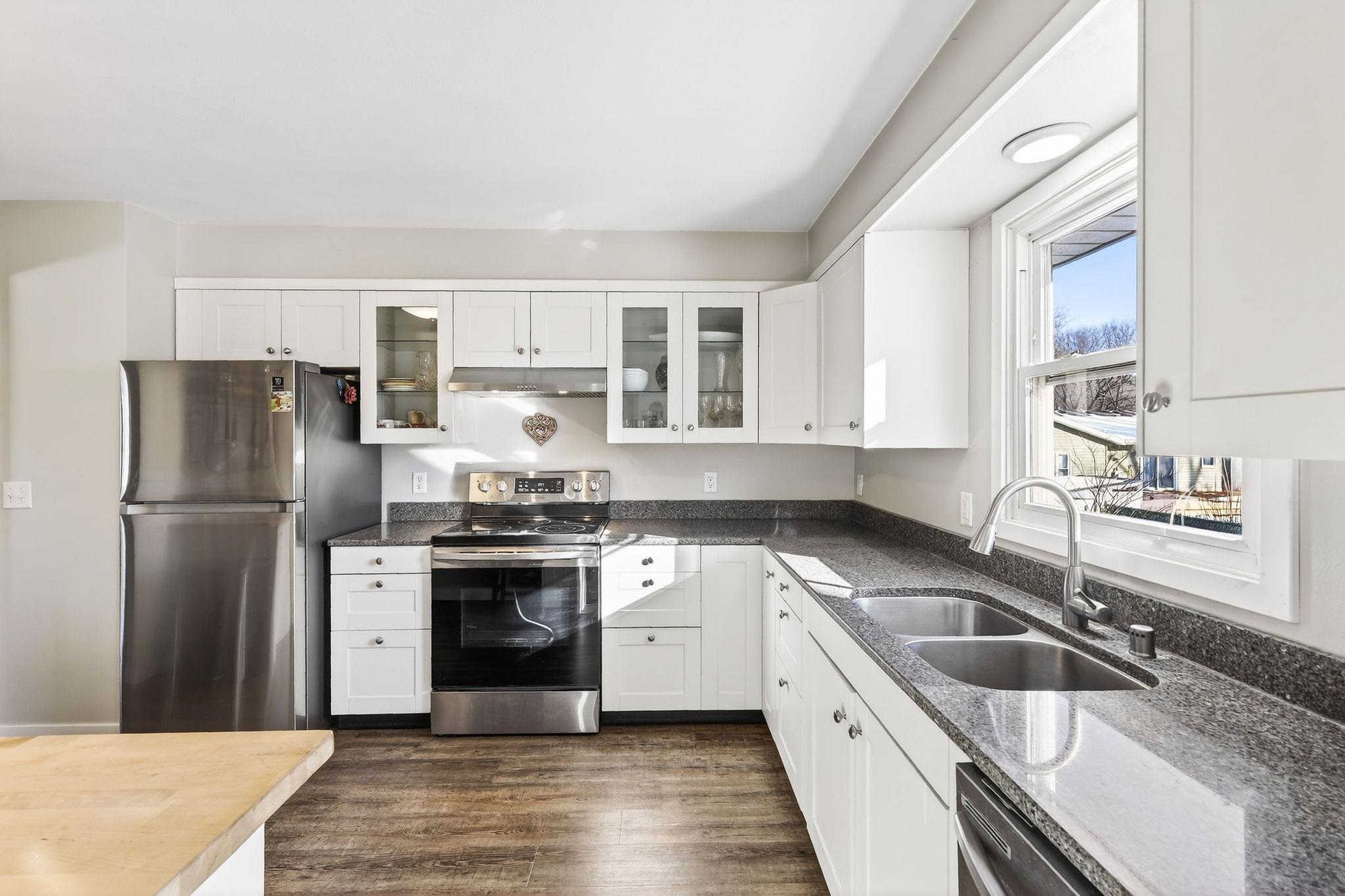 1505 Steven Street Sun Prairie, WI 53590 - Photo 6 of 45