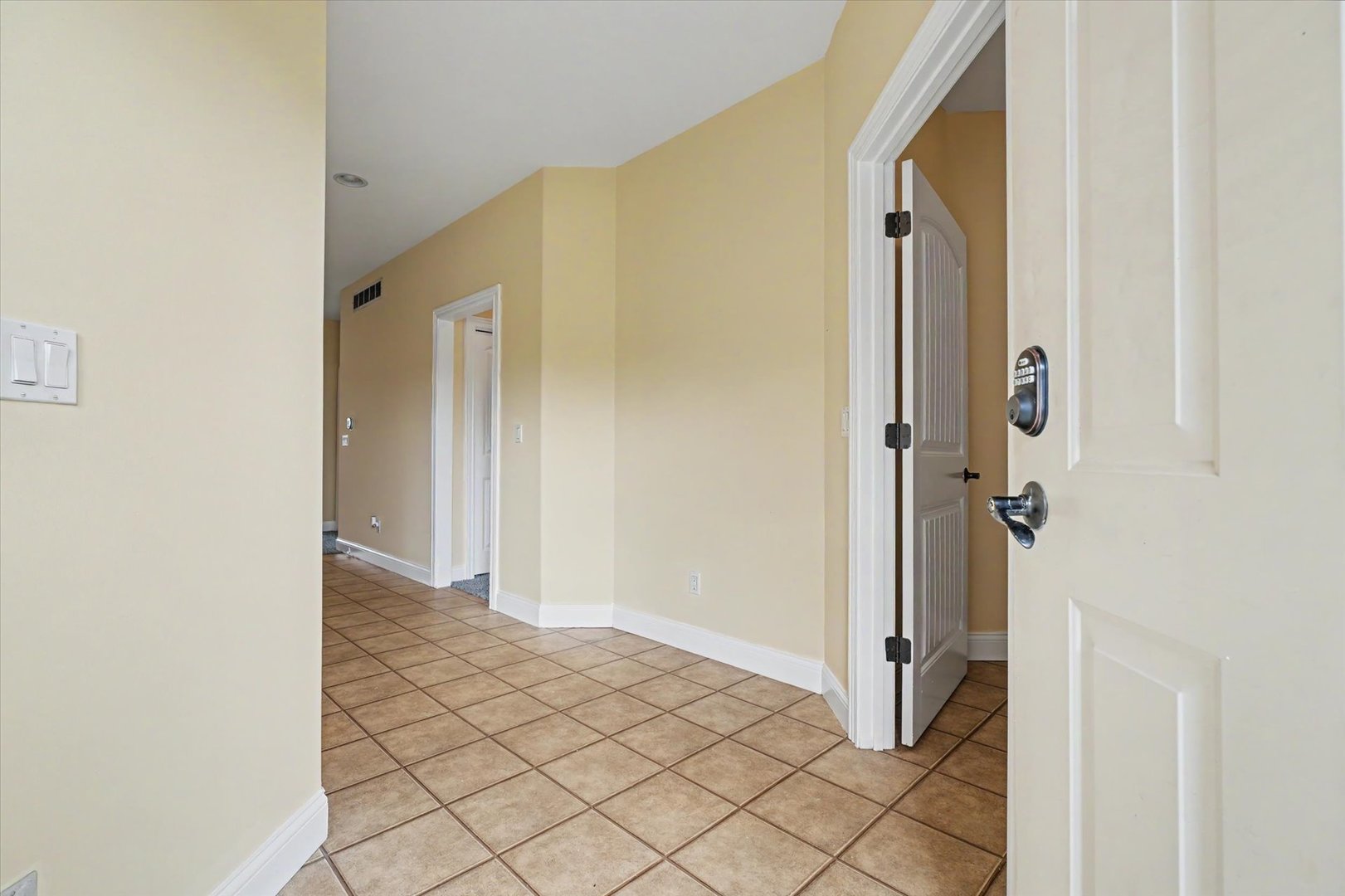 1505 Stonebluff Court Champaign, IL 61822 - Photo 6 of 33