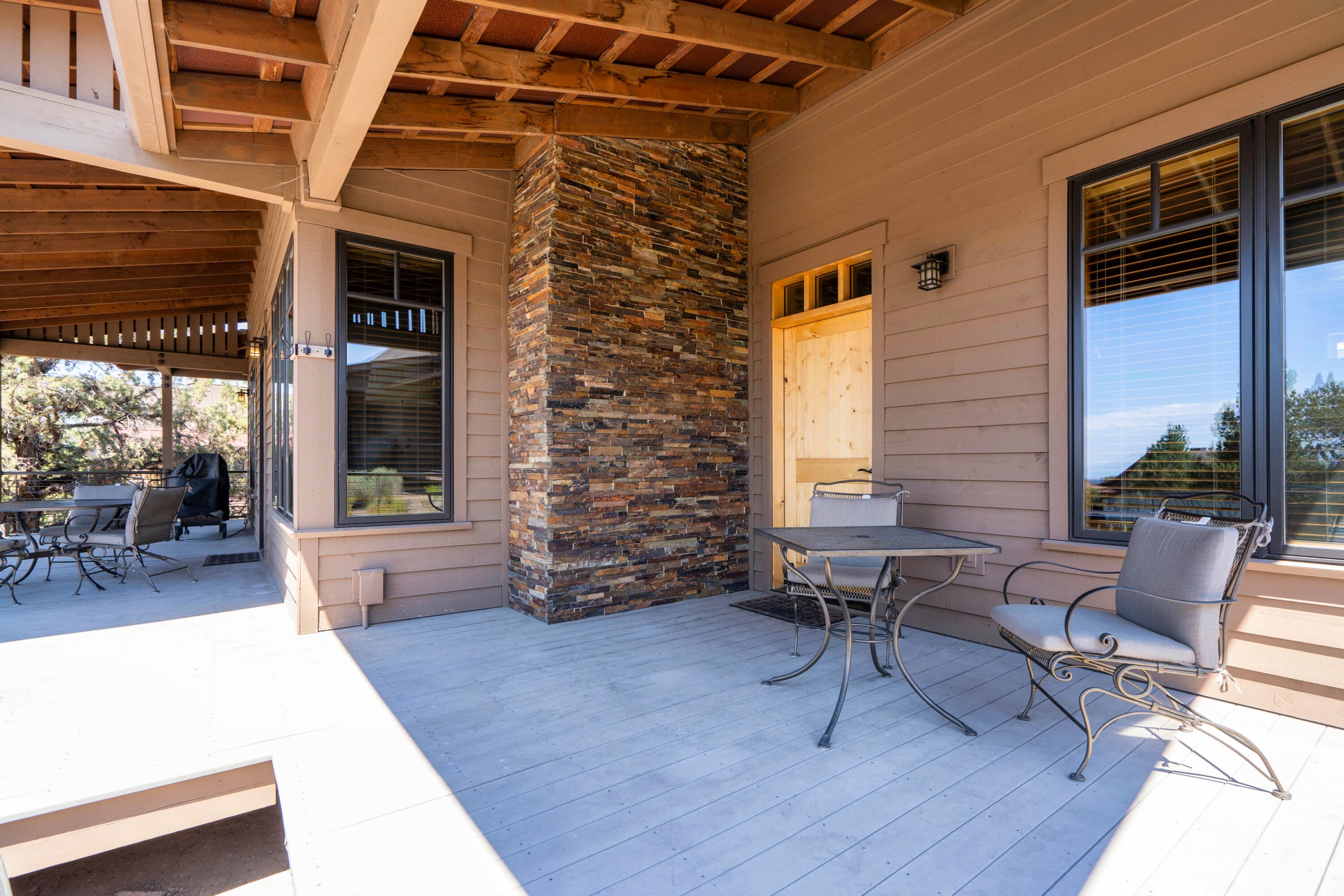 16727 South W Brasada Ranch Road Powell Butte, OR 97753 - Photo 23 of 31 Full-width rear deck