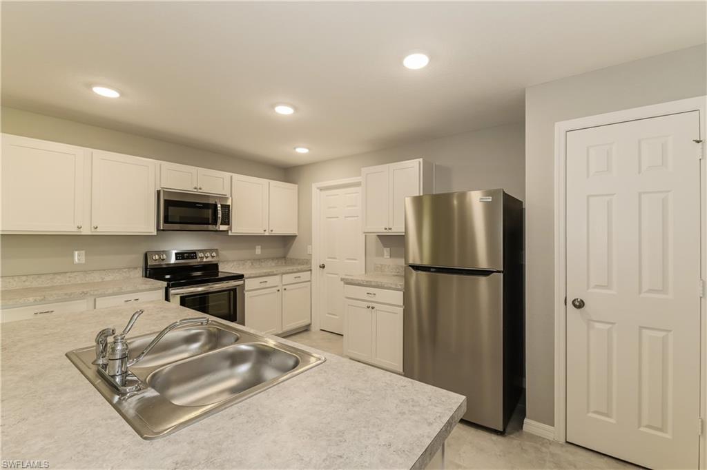 2916 42nd Street Southwest Lehigh Acres, FL 33976 - Photo 6 of 15