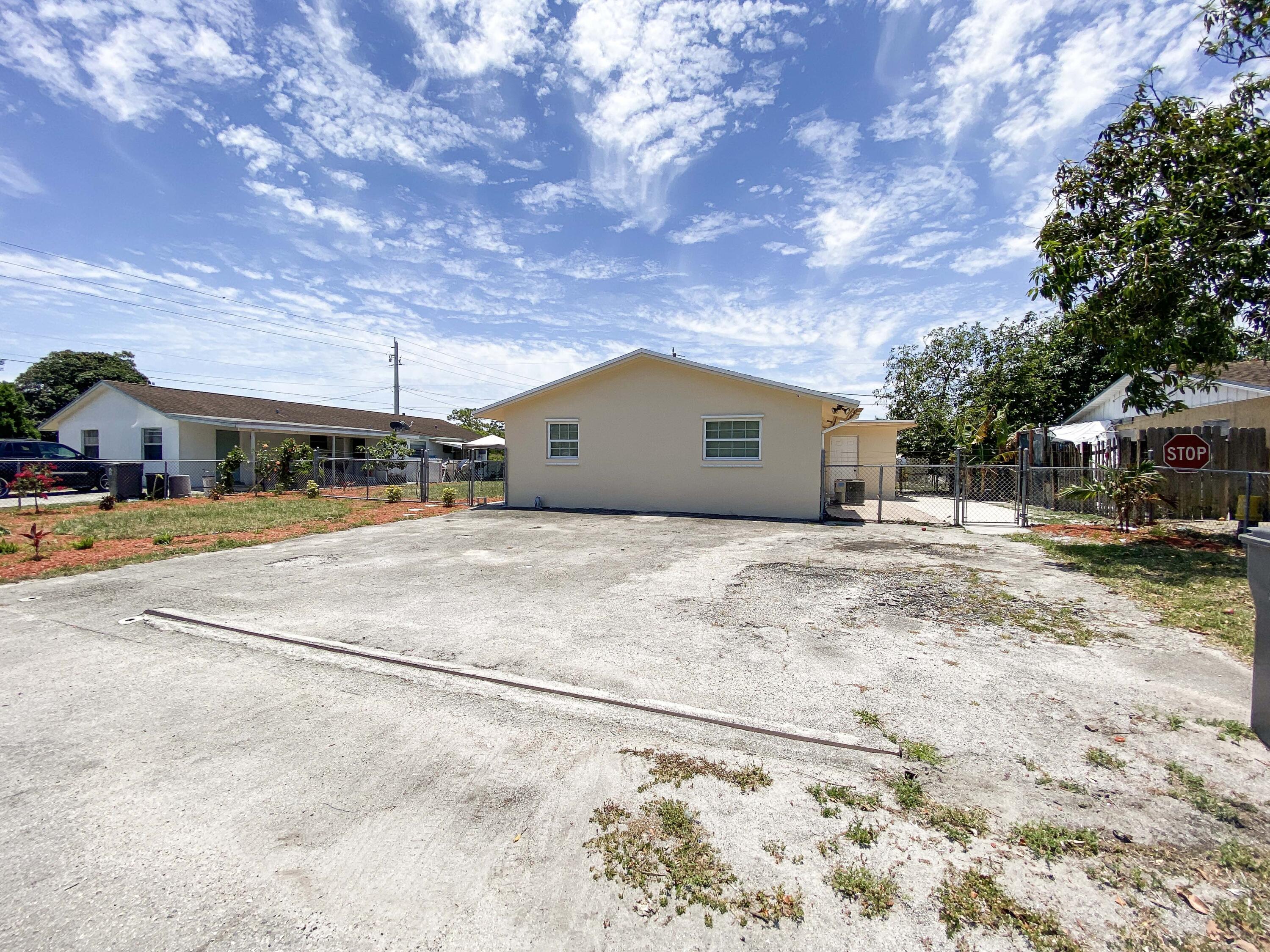 5884 Mango Road, Unit B West Palm Beach, FL 33413 - Photo 8 of 8