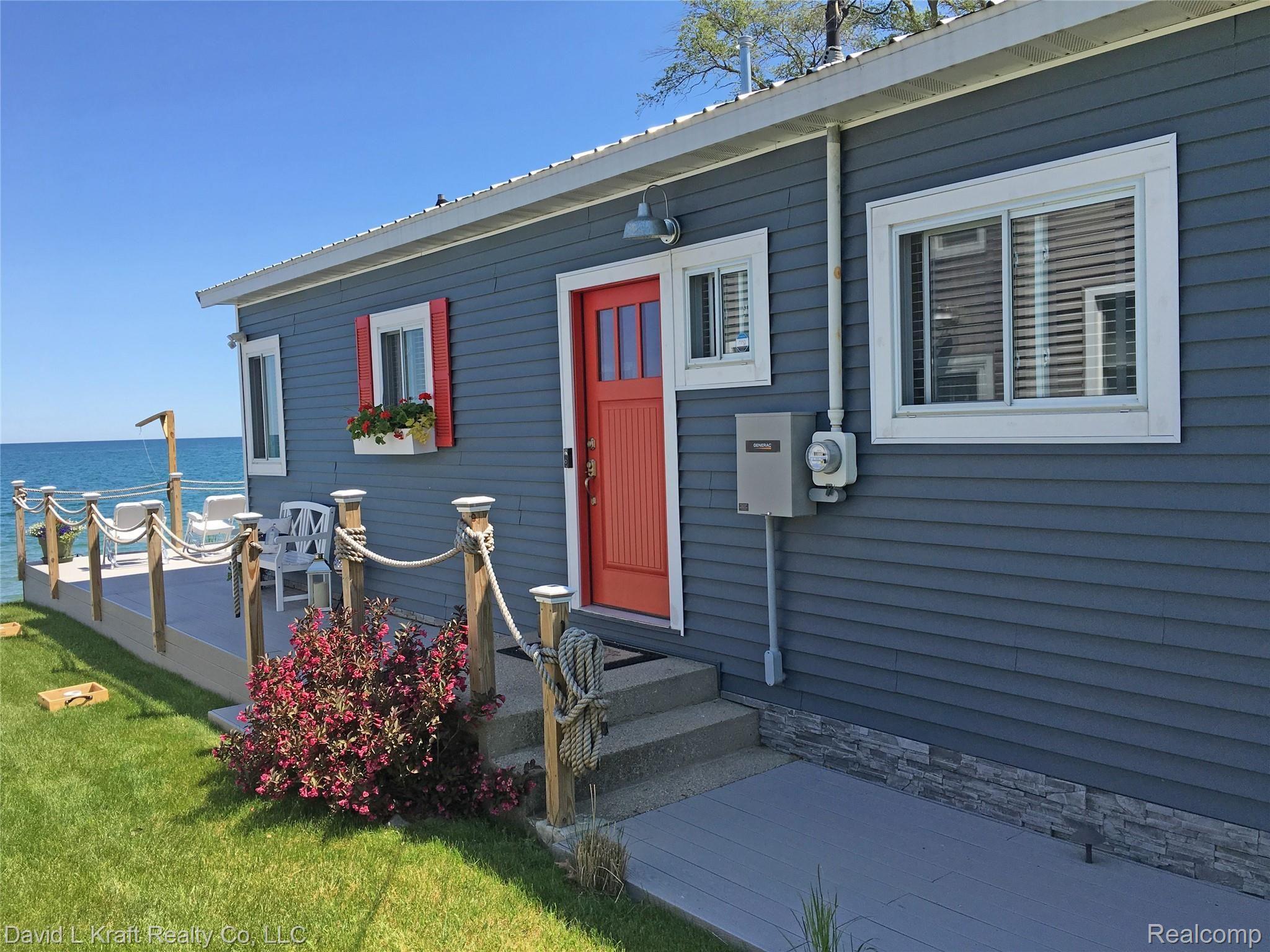 4490 Port Austin Road Caseville, MI 48725 - Photo 18 of 24 4490PtAustinSide.jpg