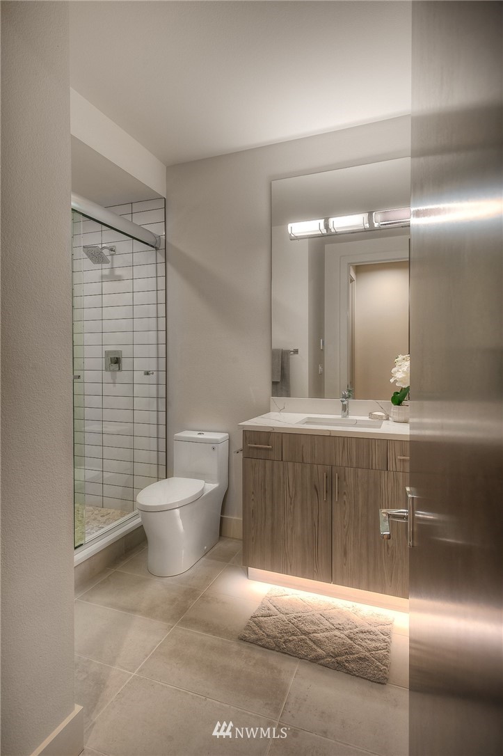 3745 West Commodore Way Seattle, WA 98199 - Photo 17 of 25 Gallery Image 17