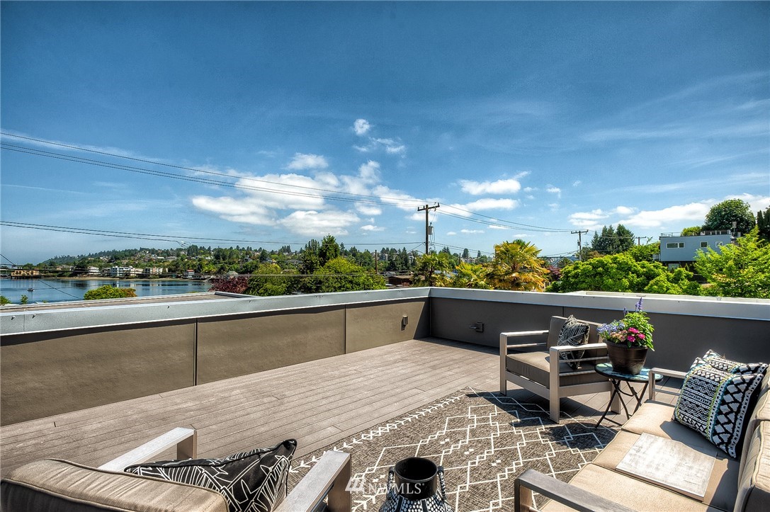 3745 West Commodore Way Seattle, WA 98199 - Photo 25 of 25 Gallery Image 25