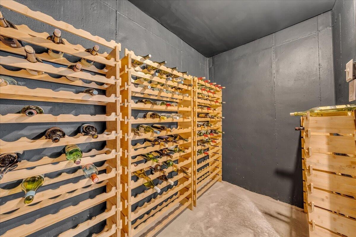 155 Riverview Drive Jasper, TN 37347 - Photo 85 of 100 a view of walk in closet