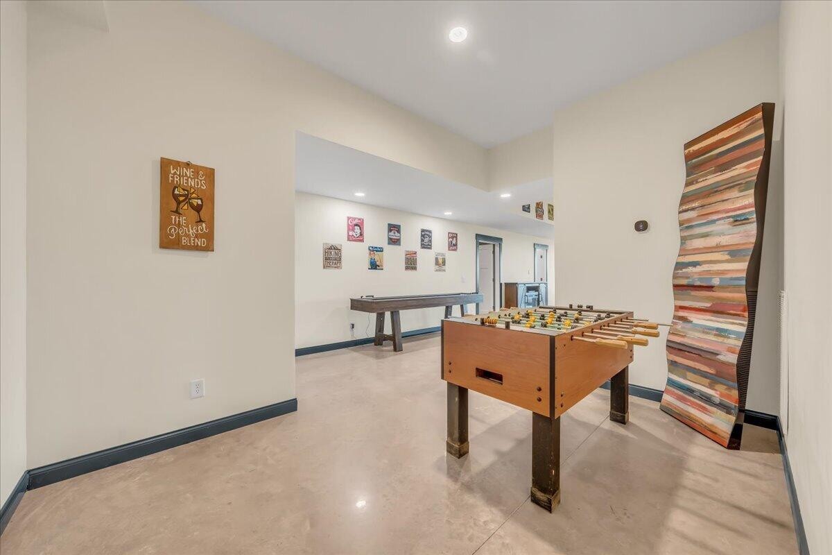 155 Riverview Drive Jasper, TN 37347 - Photo 86 of 100 a living room with furniture and a table
