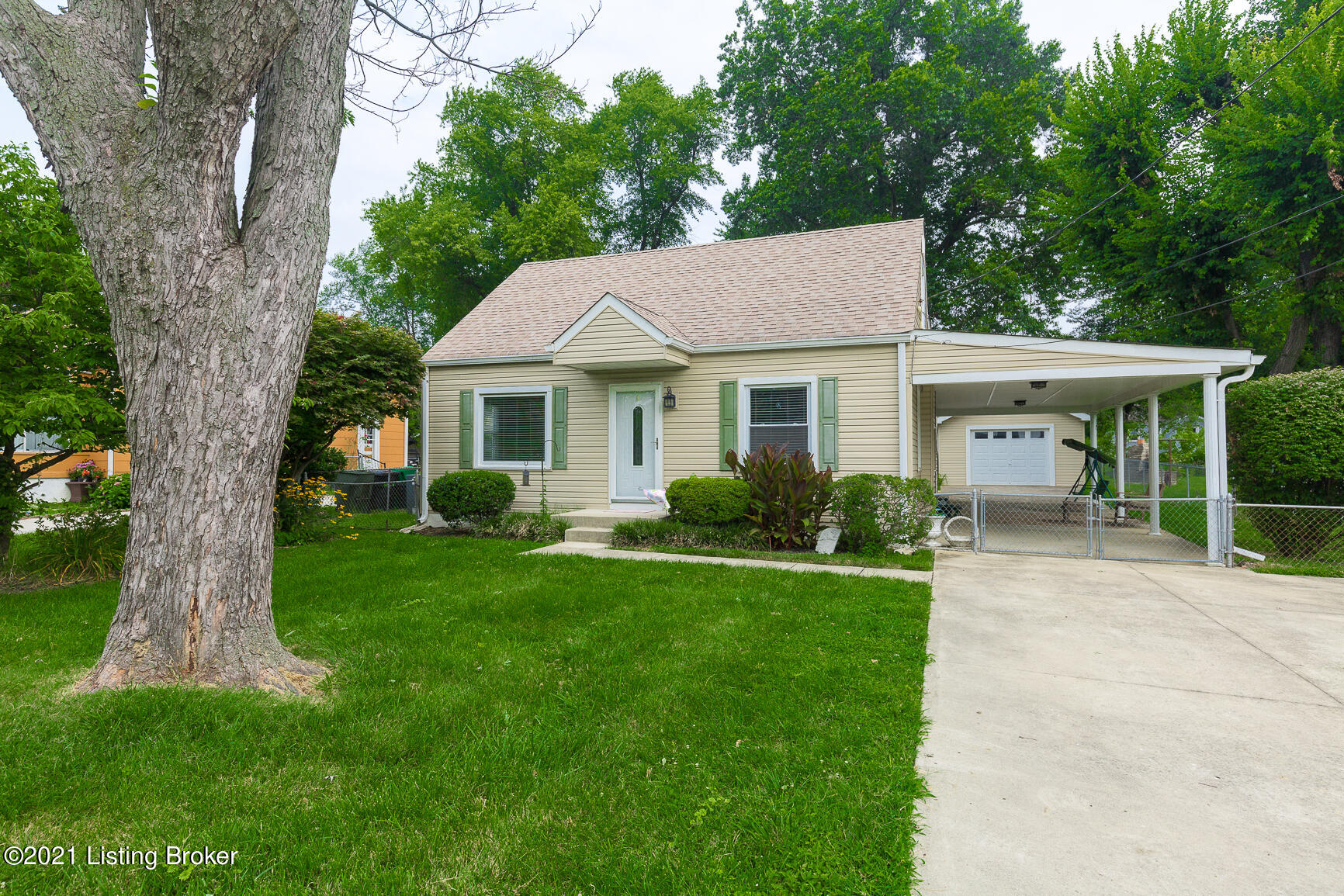 1017 Pitchford Road Louisville, KY 40219 - Photo 3 of 42 1017 Pitchford-2