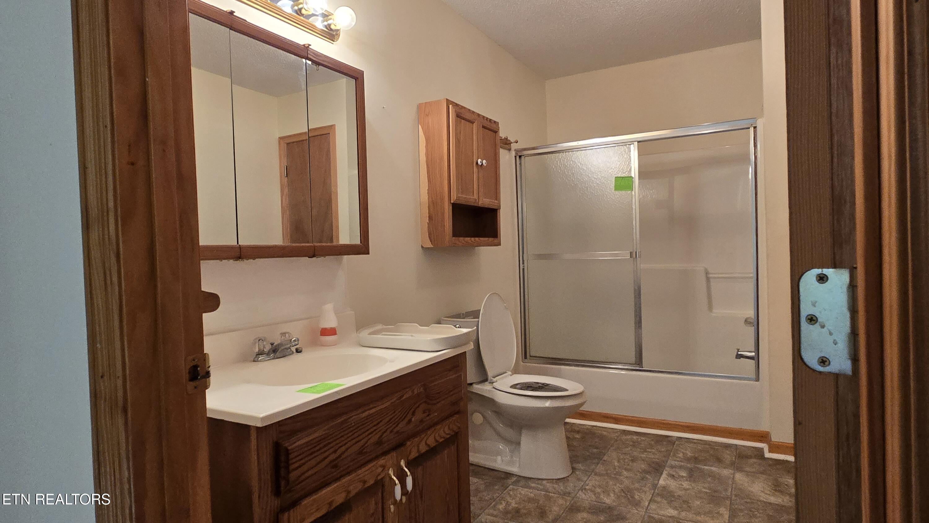 324 Circle R Drive Benton, TN 37307 - Photo 15 of 29 20260407_141534