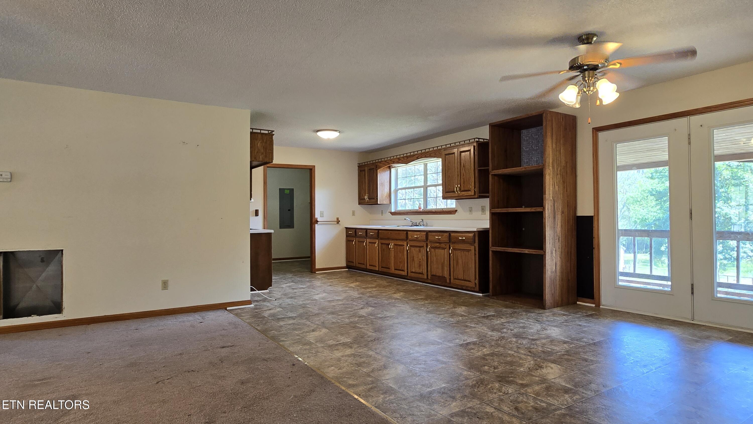 324 Circle R Drive Benton, TN 37307 - Photo 5 of 29 20260407_141422