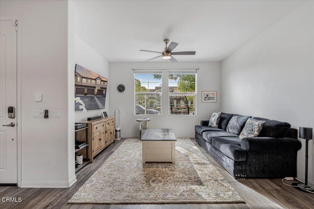 3027 North Oxnard Boulevard Oxnard, CA 93036 - Photo 4 of 44 14-DSC09021