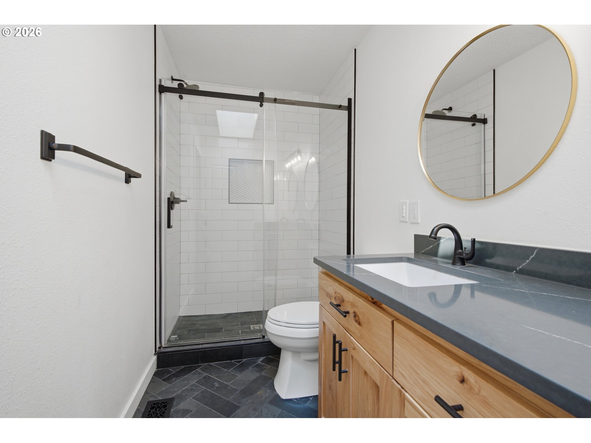 20999 South Jubb Road Estacada, OR 97023 - Photo 40 of 48 Bathroom, Attached