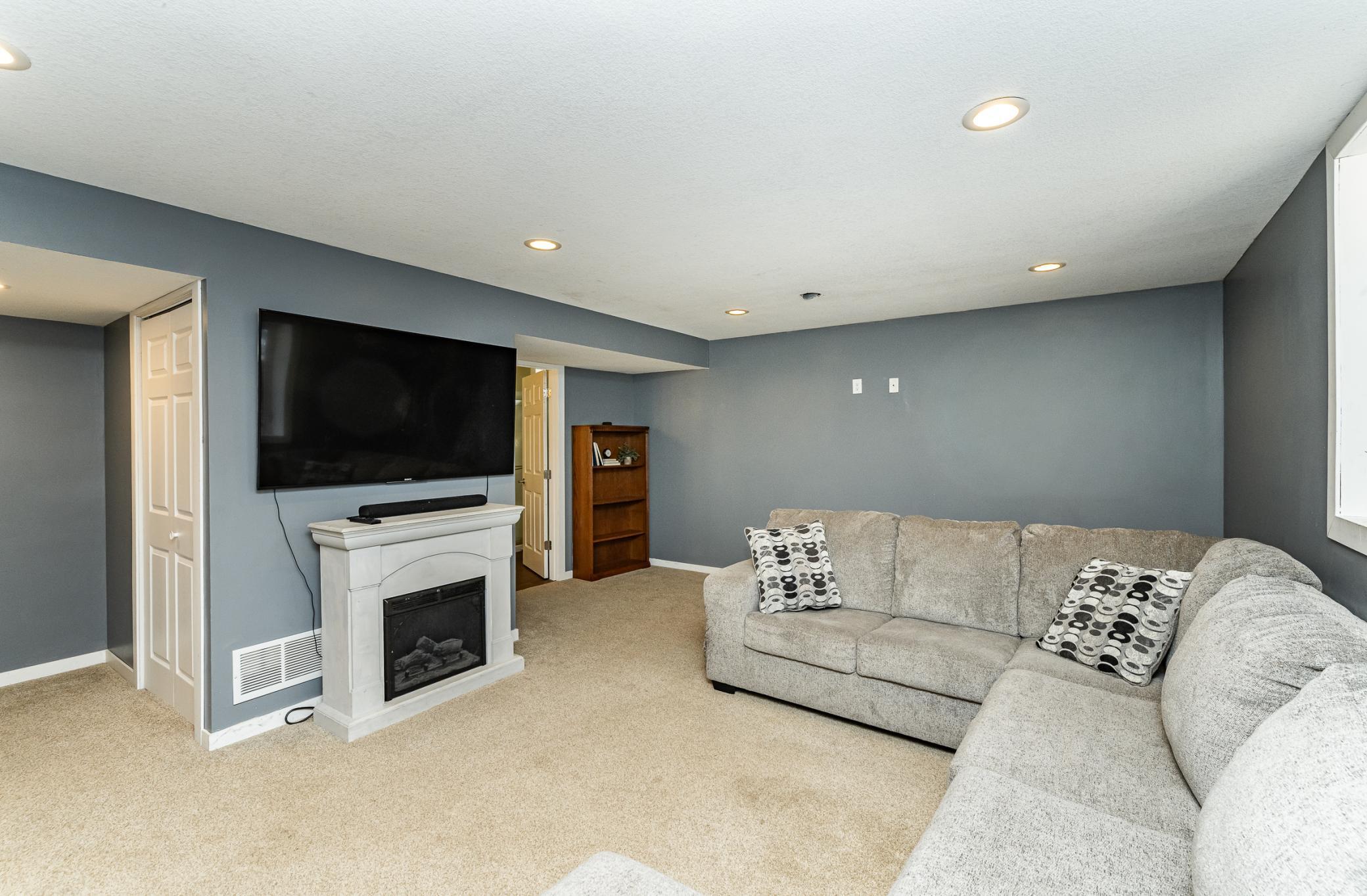 424 31st Street Northwest Rochester, MN 55901 - Photo 20 of 27