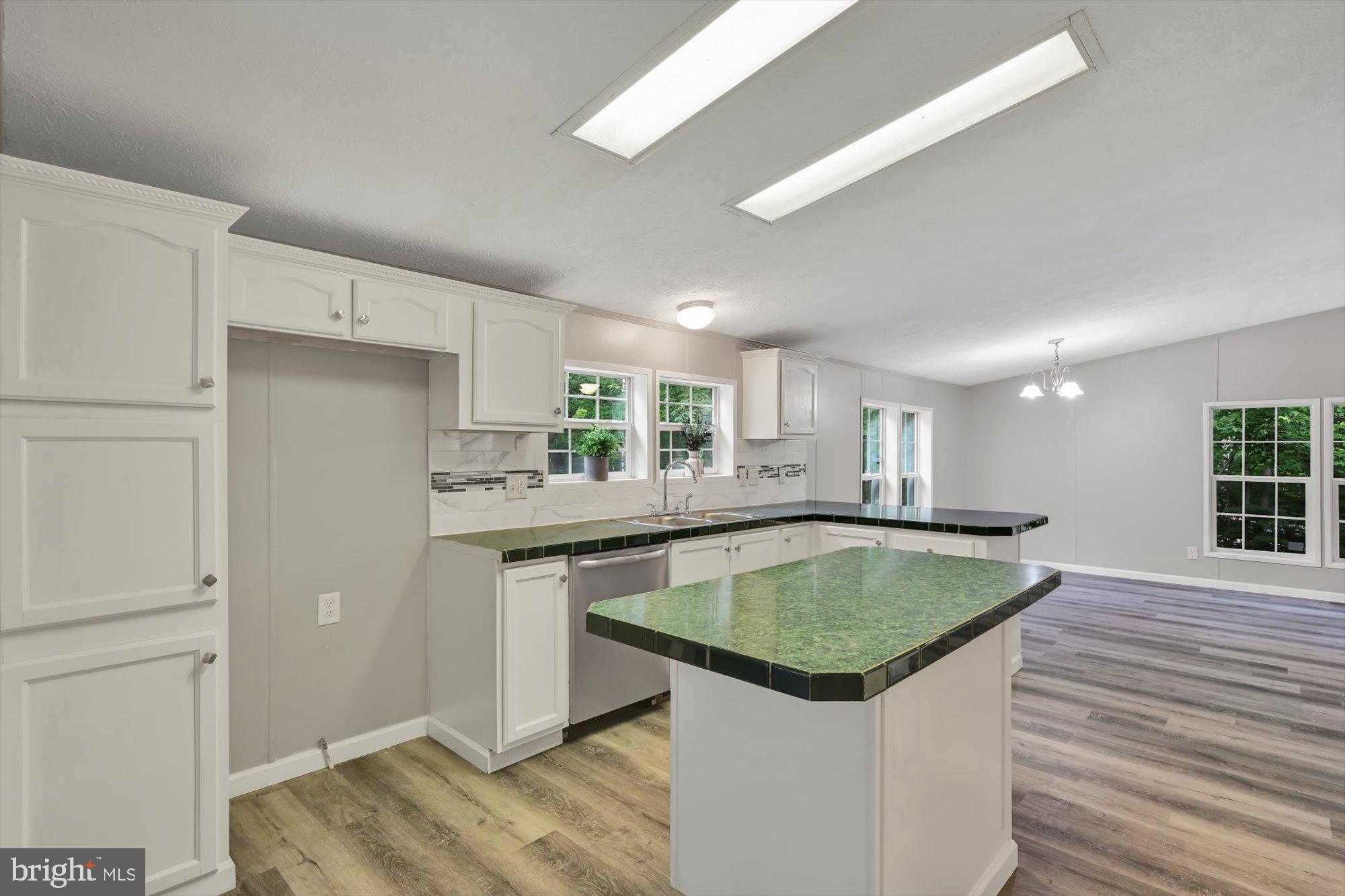 115 Pine Tree Road Manchester, PA 17345 - Photo 12 of 26