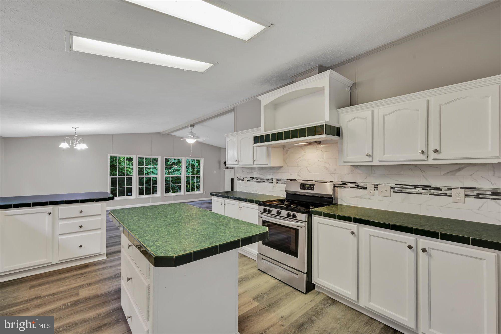 115 Pine Tree Road Manchester, PA 17345 - Photo 13 of 26