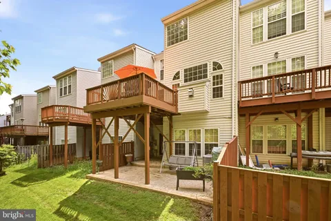 $825,000 | 4093 Oak Village Landing, Fairfax, VA 22033