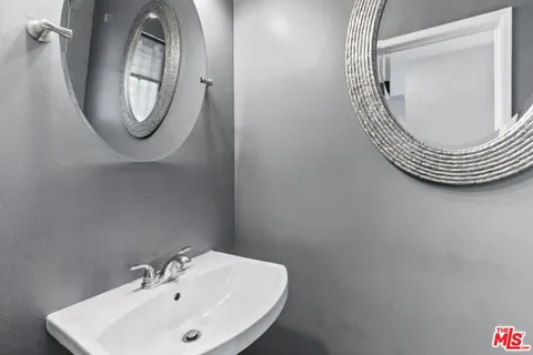 $799,000 | 4749 Don Ricardo Drive, Los Angeles, CA 90008